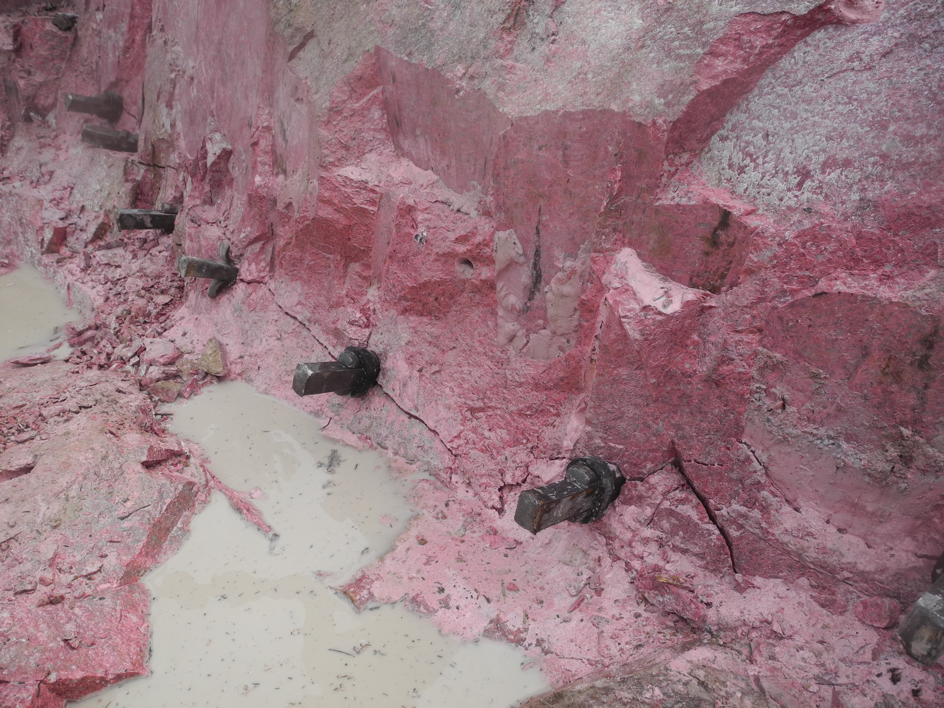 Thulite Tumbled Stones Mini - 1 lb Thulite Tumbled Stones Mini - 1 lb