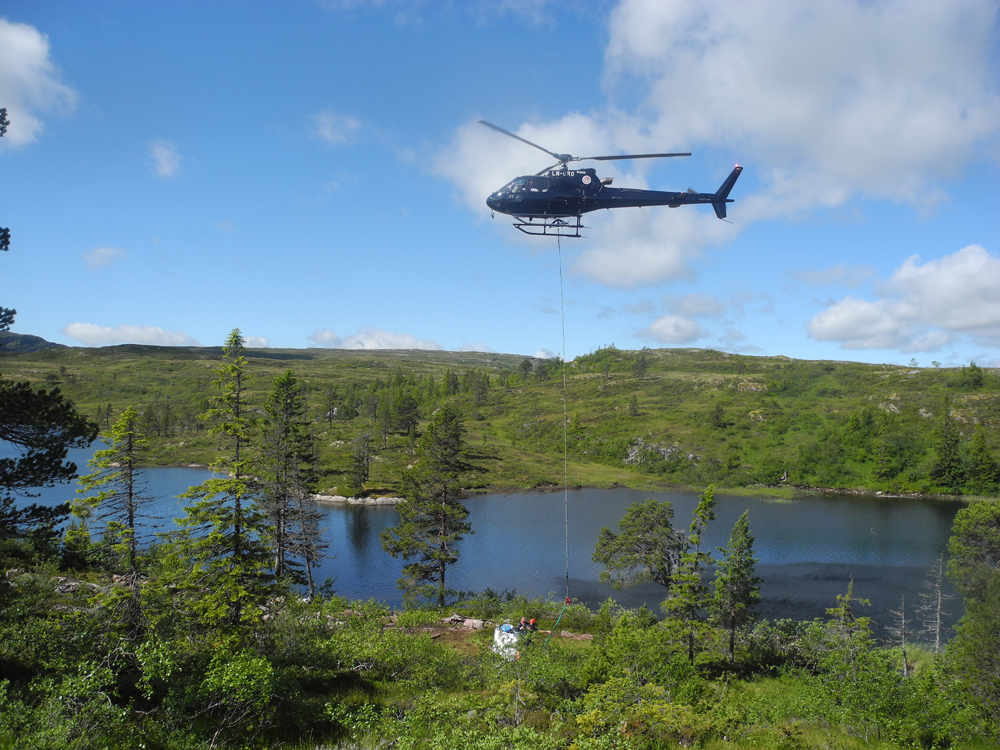 Thulite Bead Strand Oval - 1 pc Thulite Bead Strand Oval - 1 pc