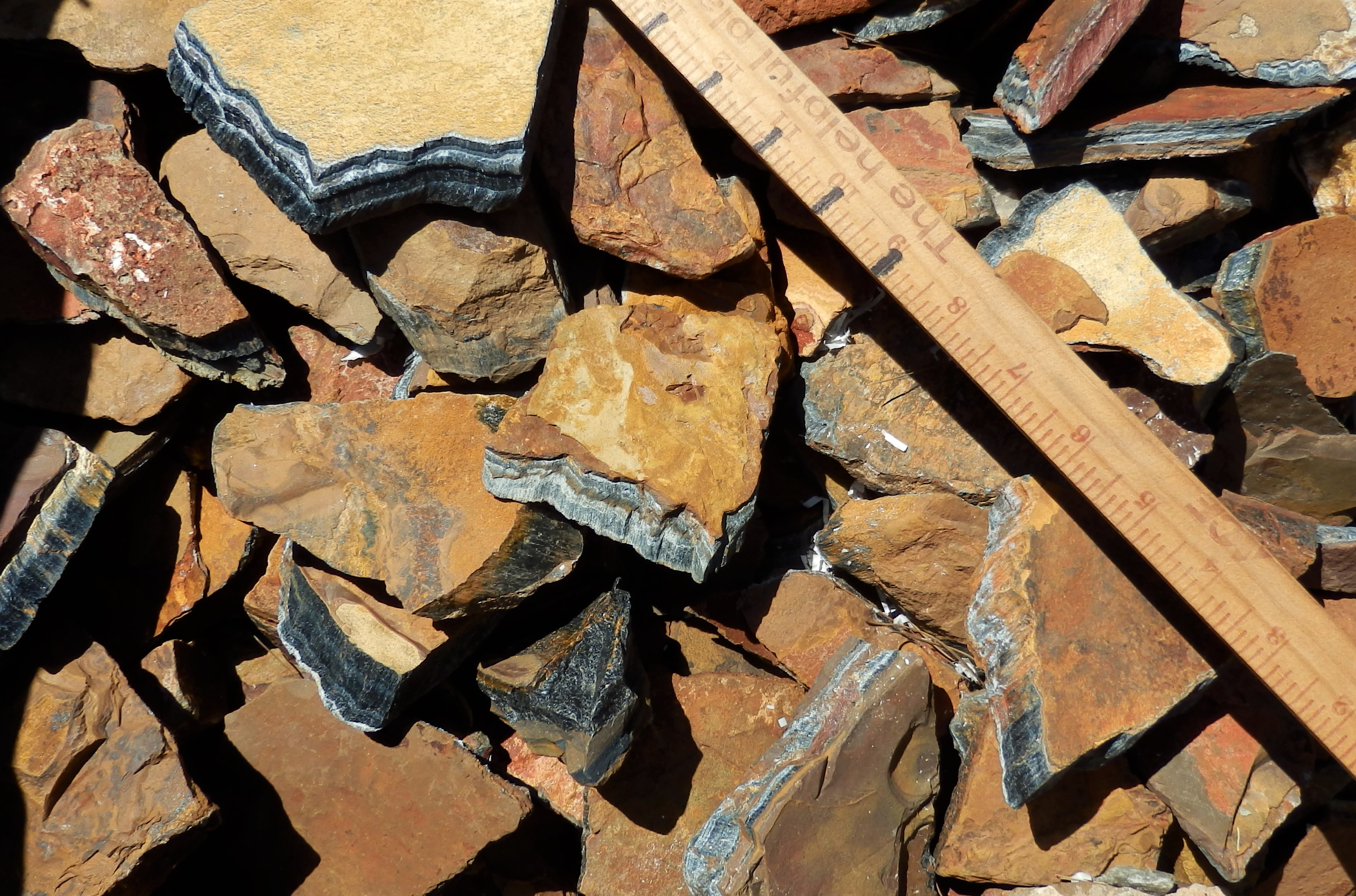 Hawk Eye Rough Stones - 1 lb