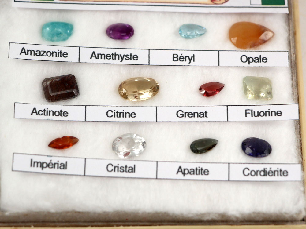 12 Pieces Madagascar Mineral Collection Box - faceted/polished 12 Pieces Madagascar Mineral Collection Box - faceted/polished