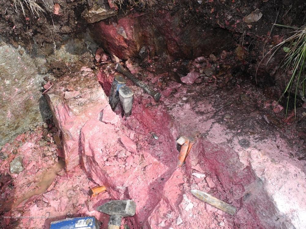 Thulite Small Rough Stones 1-2 in - 1 lb Thulite Small Rough Stones 1-2 in - 1 lb