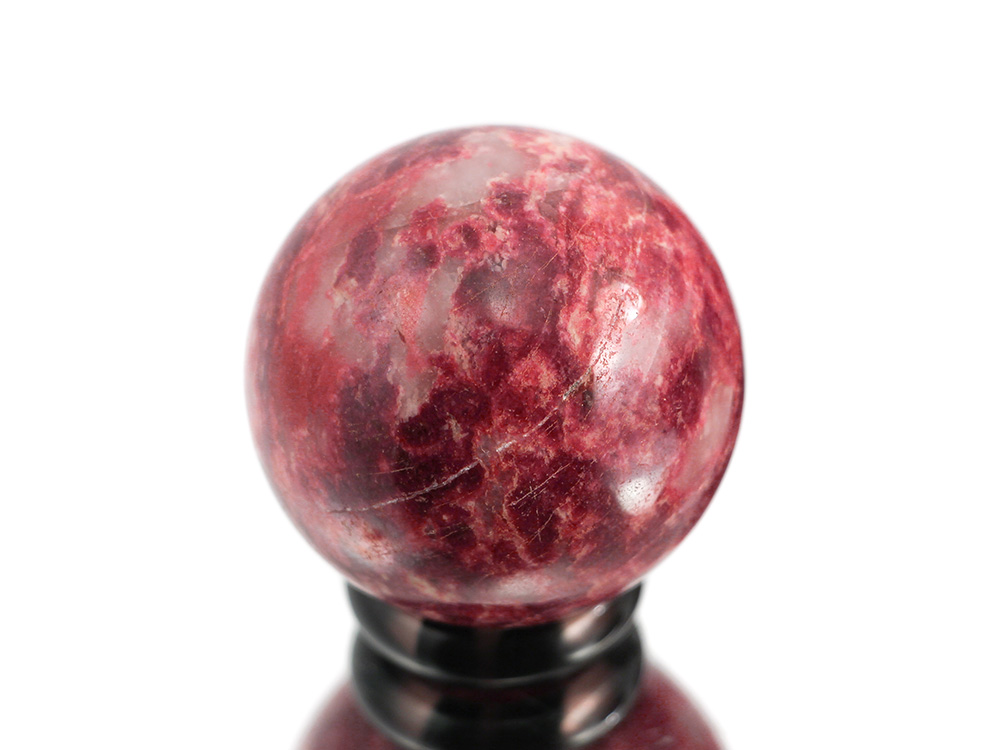 Thulite Sphere 40 mm Thulite Sphere 40 mm