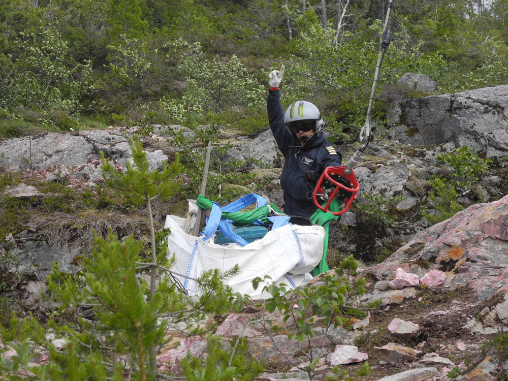 Thulite Bead Strand 10 mm - 1 pc Thulite Bead Strand 10 mm - 1 pc