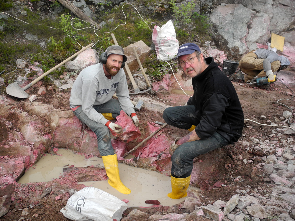 Thulite Jewelry Donut 40 mm - 1 pc Thulite Jewelry Donut 40 mm - 1 pc